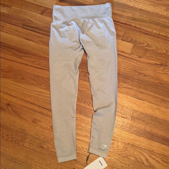 Gymshark Light Gray Leggings - Picture 1 of 4